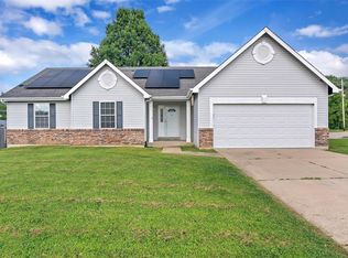 1301 Snowbird Ln, O'Fallon, MO 63366