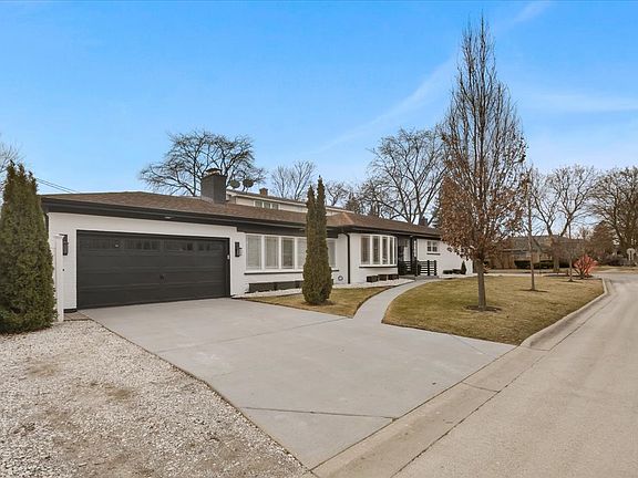 2nd image of 4155 Greenwood St