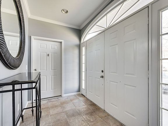 5th image of 2615A Belcourt Ave #A
