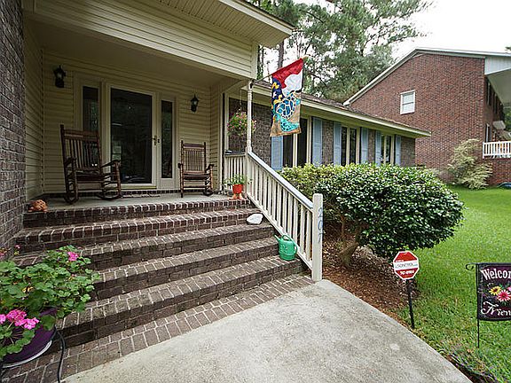 3rd image of 207 Downing Dr