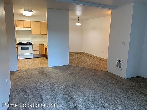 5th image of 3007 Borst Ave APT D3