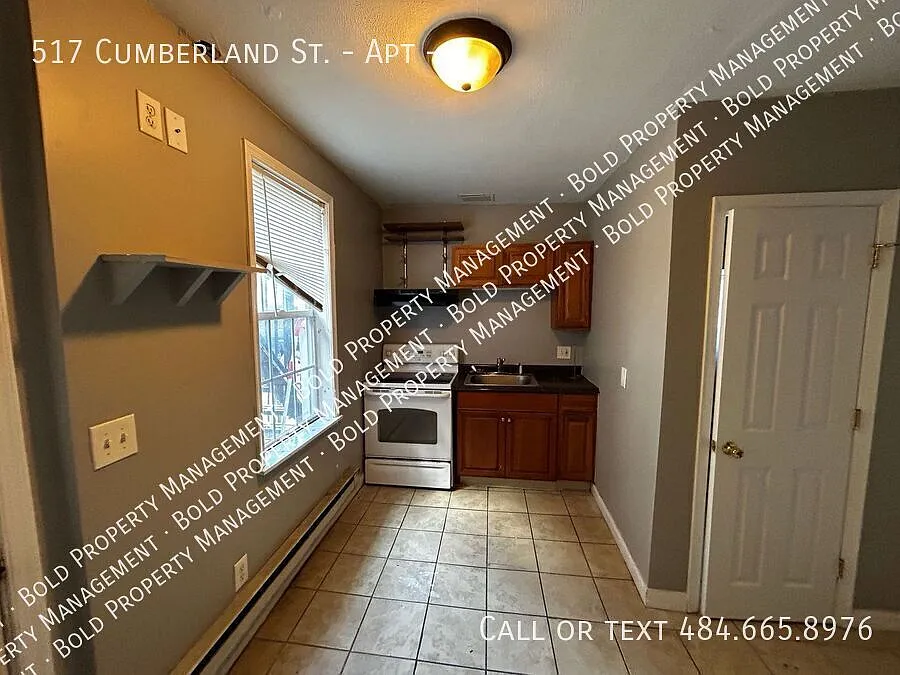 1 Bedroom 1 Bath — Photo 2