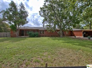 206 Alves Ln, New Braunfels, TX 78130