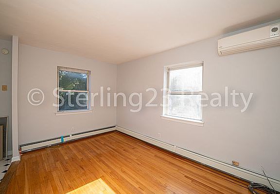 4th image of 20-62 26th St #2A