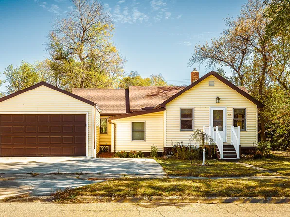 407 N 6th St, New Salem, ND 58563