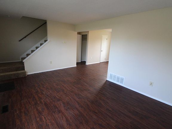 4th image of 5637 Chatford Dr