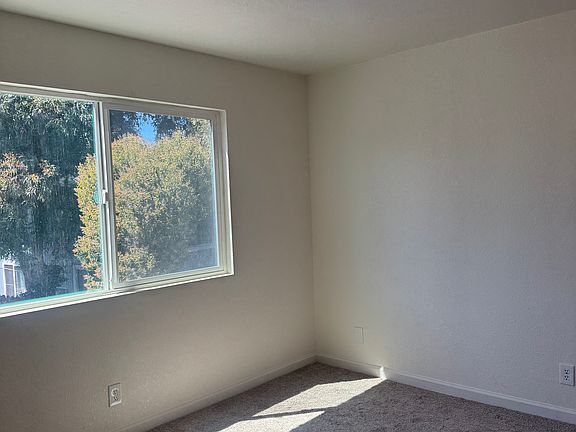 5th image of 1608 Quail Lakes Dr #1