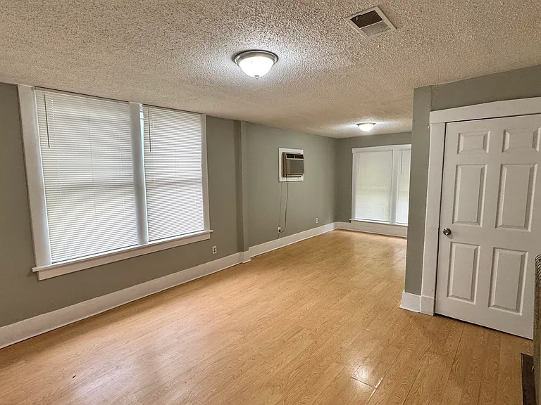 1114 Azalia St — Photo 14