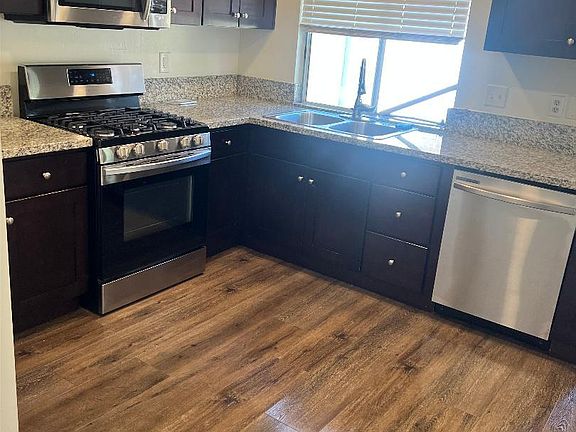 Kitchen w/ daylight