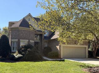5637 Fairway View Dr, Charlotte, NC 28277