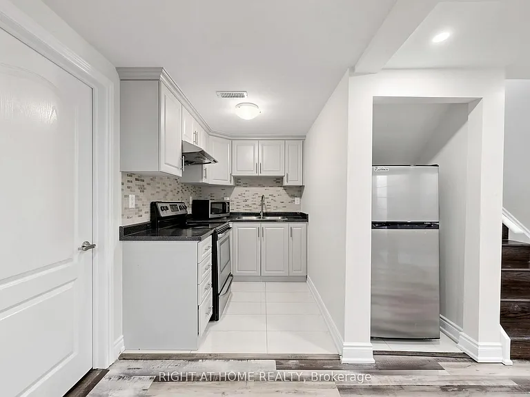 148 Sexton Cres #BASEMENT — Photo 12