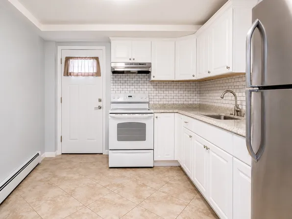 (undisclosed Address), Holtsville, NY 11742