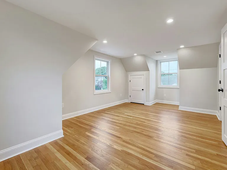 134 Johnson Ave — Photo 22