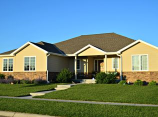 9002 S 74th St, Lincoln, NE 68516