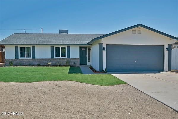 Fresh 2-Tone Paint, Brick, Fixtures