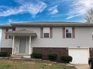 2301 S 14th St, Ozark, MO 65721