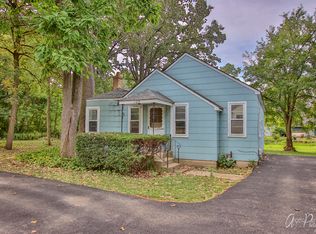 103 Fern Ct, Island Lake, IL 60042