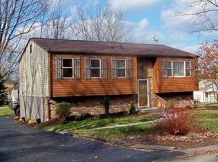 105 Manor Dr, West Newton, PA 15089