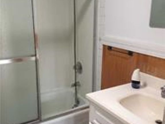 2nd image of 30 W End Ave