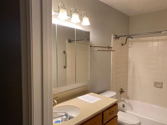 5th image of 5802 Shadow Creek Dr APT 4