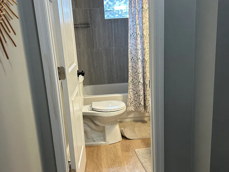 4226 N Pearl St — Photo 12