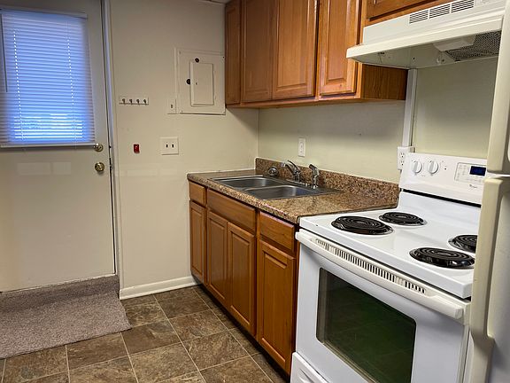 3rd image of 430 E High St APT 12
