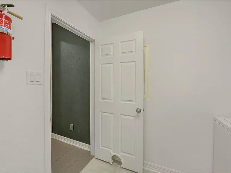 10919 Walts Run Ln — Photo 11