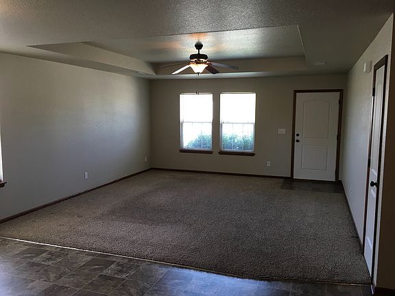 3rd image of 129 SE Rose Garden Ln