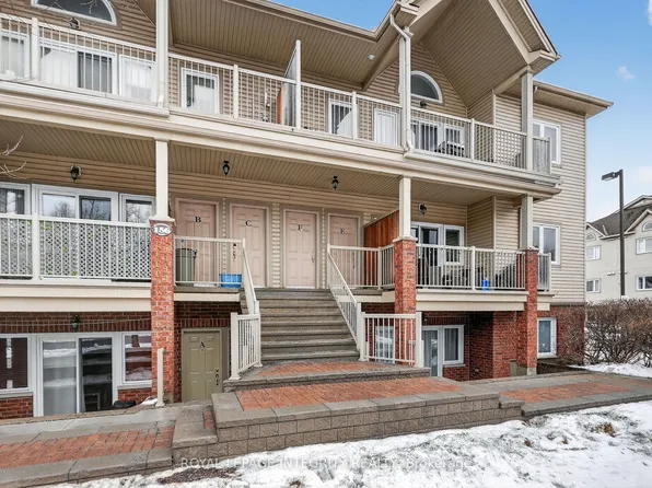 156 Waterbridge Dr #E, Ottawa, ON K2G 7C6