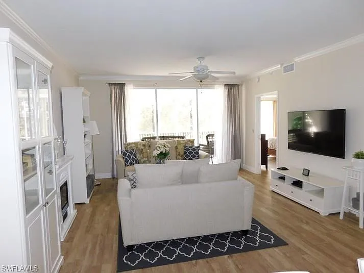 3 bed, 2.0 bath, 1450 sqft, $10,000 — Photo 2