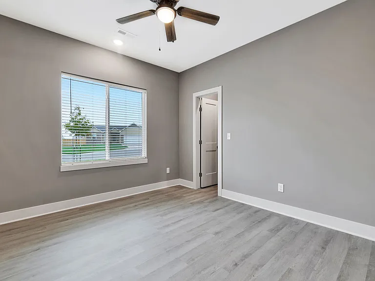 4579 S Doris Ct — Photo 3