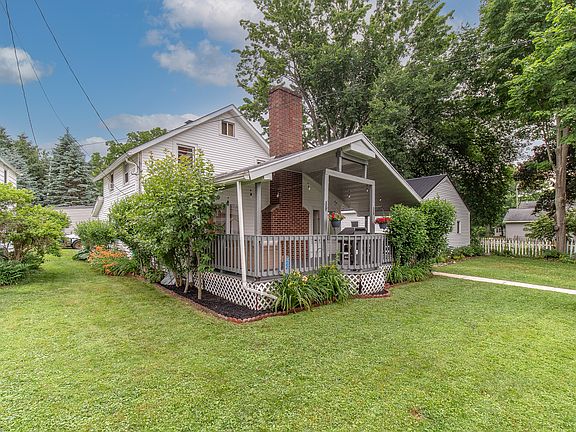3rd image of 3419 Brown St