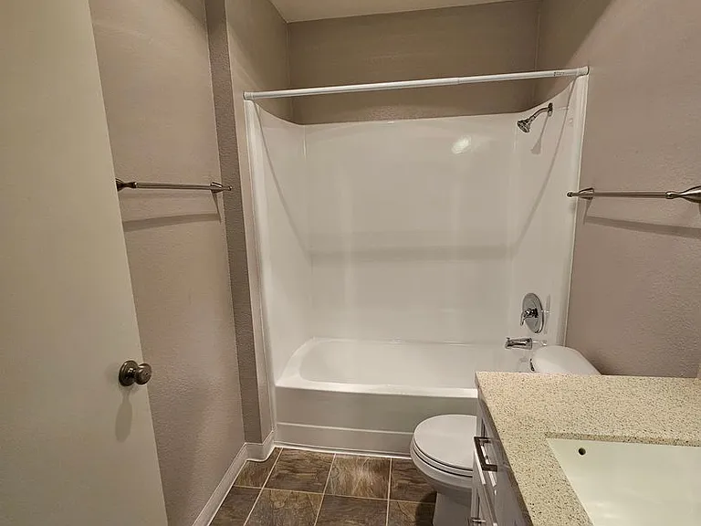 Del Mar Apartment Homes — Photo 42
