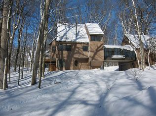 6520 Wyndham Dr, Kalamazoo, MI 49009