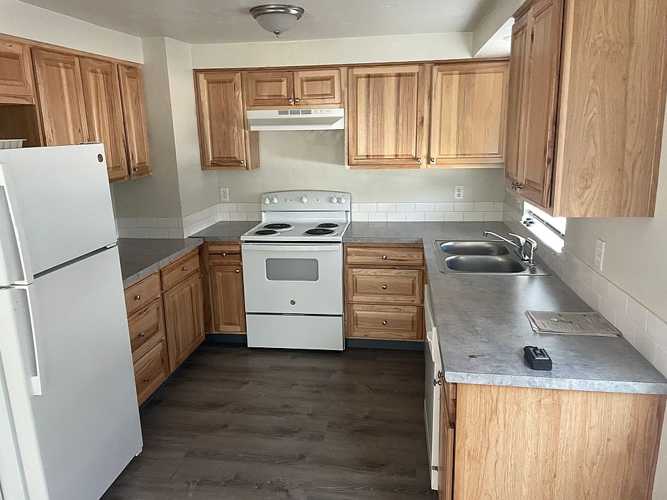 1st image of 155 SW Kalmia St Ste 2