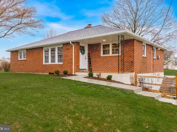 2935 Middle Creek Rd, Gilbertsville, PA 19525