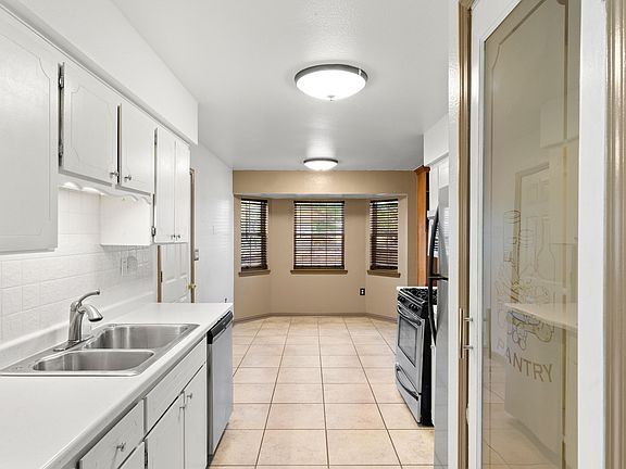 5th image of 5617 Longview Dr