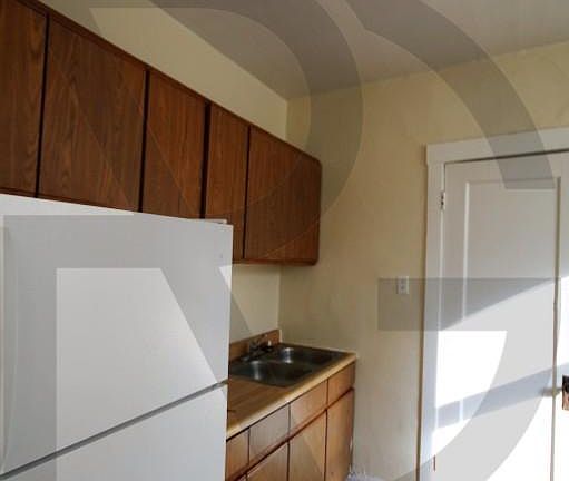 4th image of 4421 N Wolcott Ave #4427B2