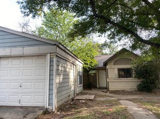 8333 Forest Ridge Dr, San Antonio, TX 78239