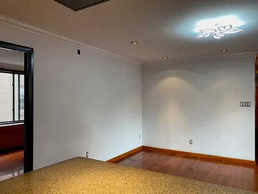 Rented by Compass | media 14