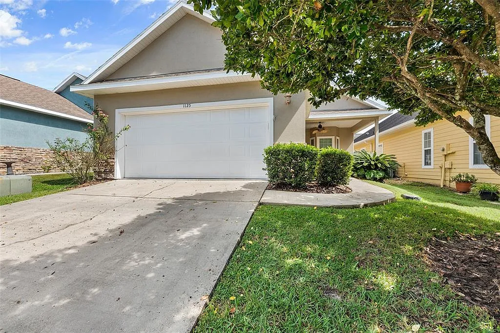 3 bed, 2.0 bath, 1515 sqft, $2,295 — Photo 2