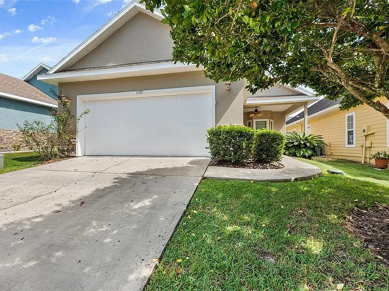 1125 NW 120th Way — Photo 2