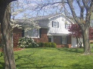 1066 Wilhelm Rd, Hermitage, PA 16148