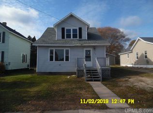 236 Schoolcraft Ave, Manistique, MI 49854