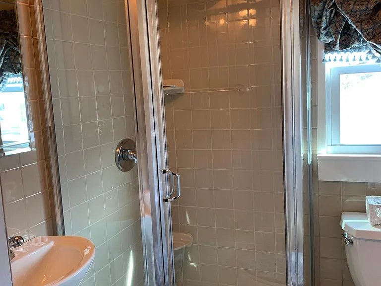 7 Kerr Ave #2 — Photo 28