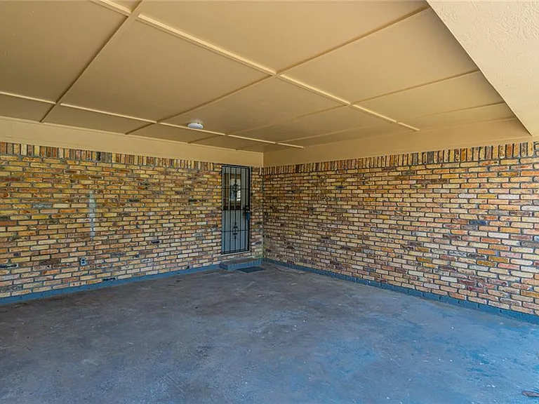 3213 Bobbie Ln — Photo 3