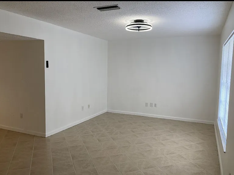 1243 Kinglet Ter — Photo 21