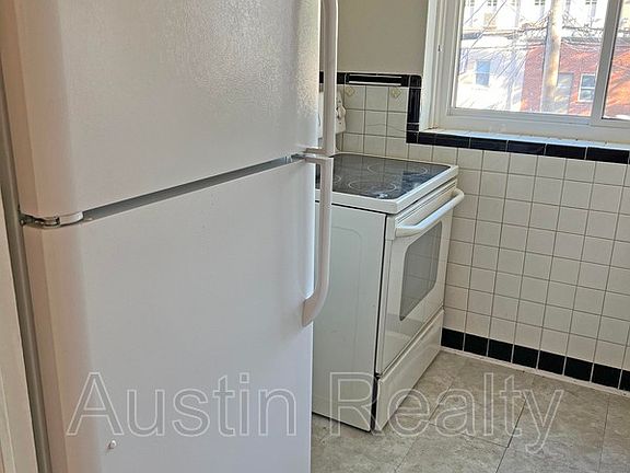 3rd image of 6601 Devonshire Ave #2N