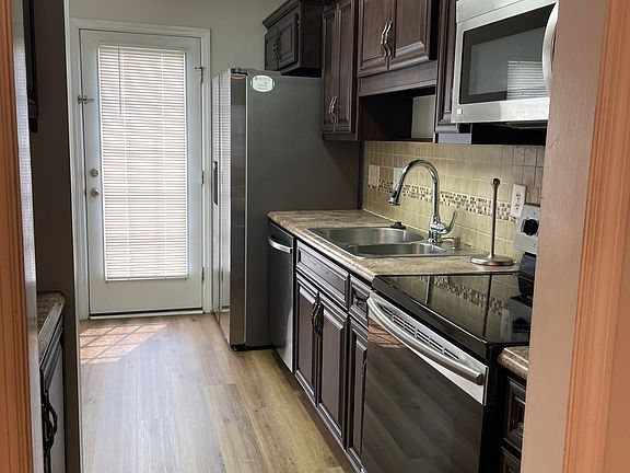 4th image of 303 Brock Ln