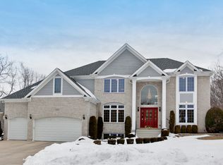 1024 Pine Grove Ct, Vernon Hills, IL 60061